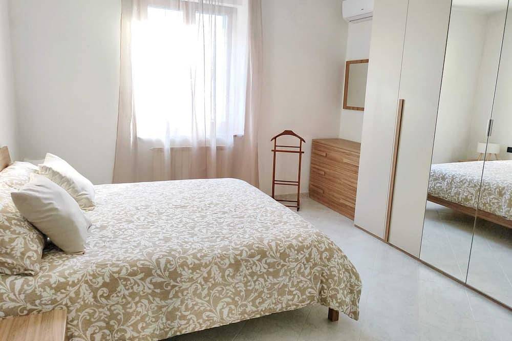 Entire apartment, Domus dei Castellari: Your Home Between the Cinque Terre and Lunigiana. in Santo Stefano di Magra, Natural Park of Montemarcello-Magra-Vara