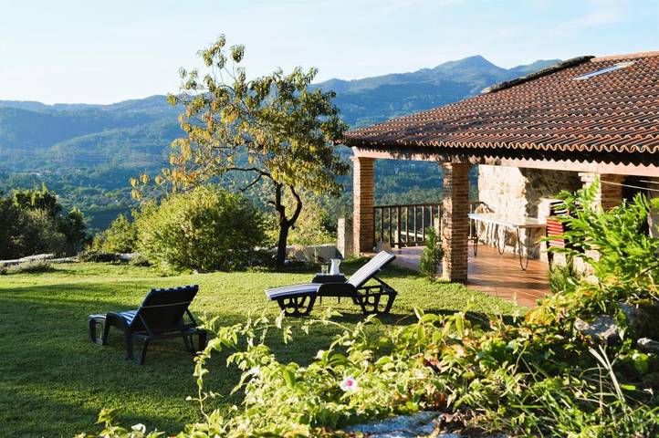 Casa rural para 6 personas, con Balcón y Terraza además de Jardín y Piscina para niños en Mondariz