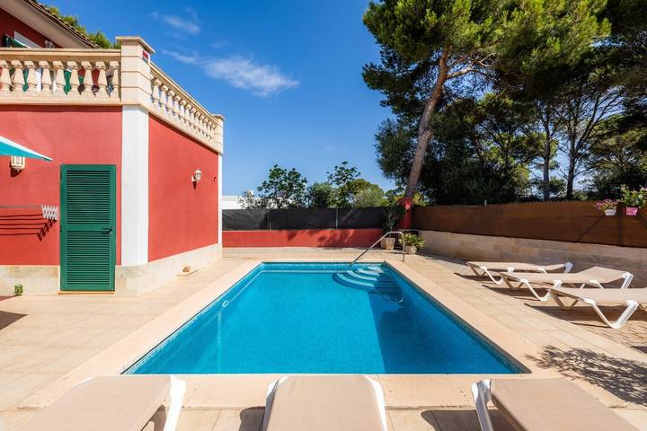 Ferienhaus für 7 Personen, mit Balkon und Garten in Llucmajor