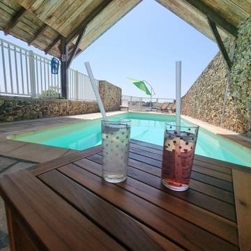 Gîte pour 6 personnes, avec piscine ainsi que terrasse et jardin à Maurs