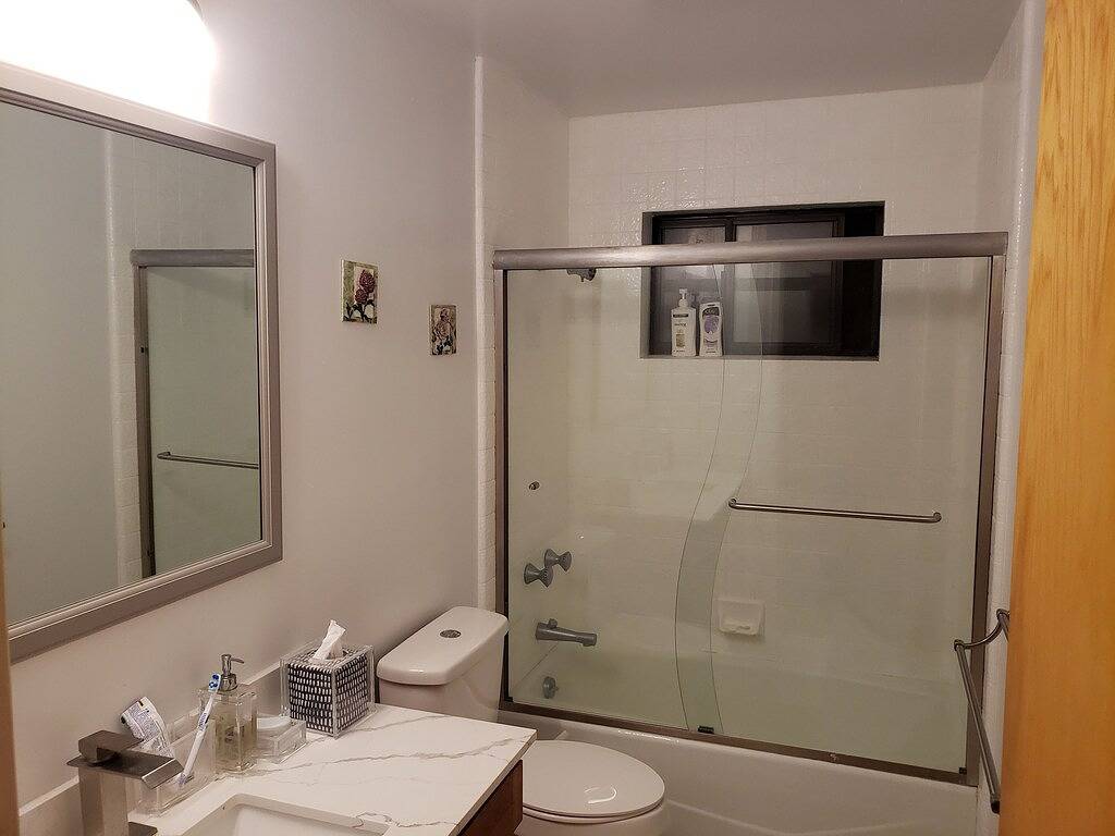 Scenic Hayward Hills Unit with Separate Entrance in Hayward (CA), Alameda County