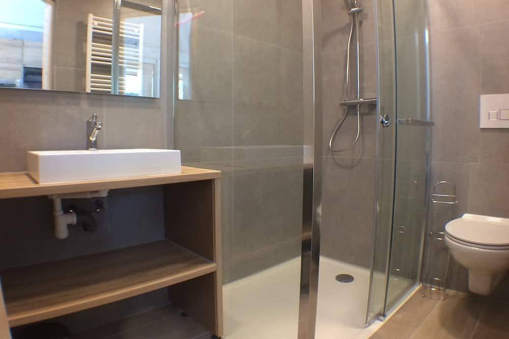 Appartement entier, Rare, Cosy studio \"type loft\" avec terrasse et jardin au cœur de St Jorioz. in Saint-Jorioz, Parc naturel régional du Massif des Bauges