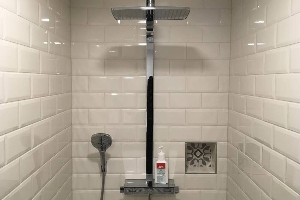 Ganze Wohnung, Komfortable Ferienwohnung mit Garten am Fluss. Fellnase willkommen. in Hann. Münden, Werratal