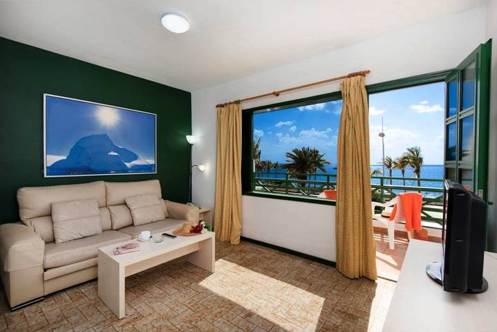 Apartahotel para 3 personas, con terraza y jardín en Puerto del Carmen