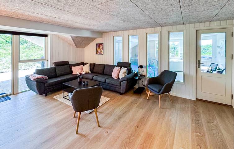 Ferienhaus für 8 Personen, mit Terrasse und Pool sowie Sauna in Henne Strand - 4