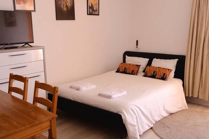 Apartamento entero, Studio cabine avec balcon ensoleillé pour 6 personnes en hyper-centre in Font-Romeu-Odeillo-Via, Parque Natural Regional de los Pirineos Catalanes