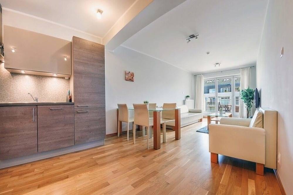 Hel semesterlägenhet, Lägenhet för 4 Personer med terass in Świnoujście, Oderlagunen