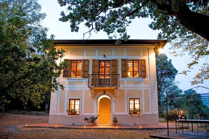 Casa vacanza per 8 persone, con giardino e balcone in Casentino