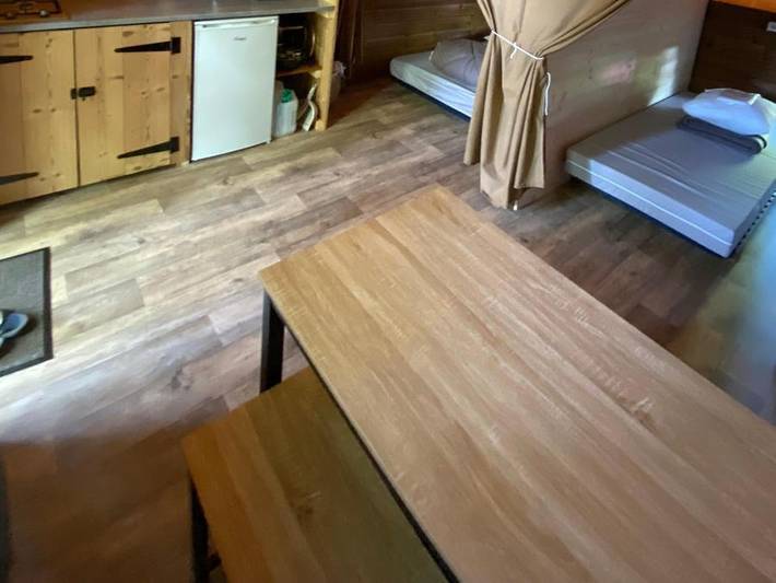 Camping Le Saillet - Tente en toile et en bois 4 personnes - Ecolodge in Lestelle-Bétharram, Béarn