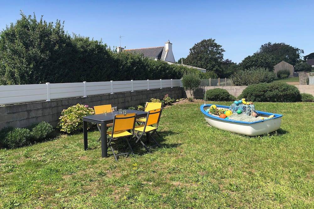 Maison Refaite et Lumineuse, vue Mer, à 5 Minutes de la Plage in Plogoff, Iroise