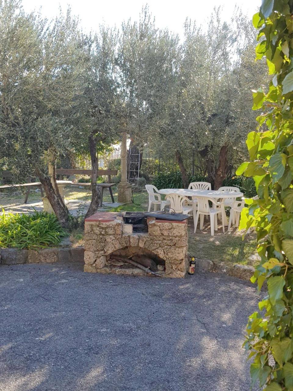 Villa Fior di Lavanda in Cisano sul Neva, Riviera di Ponente