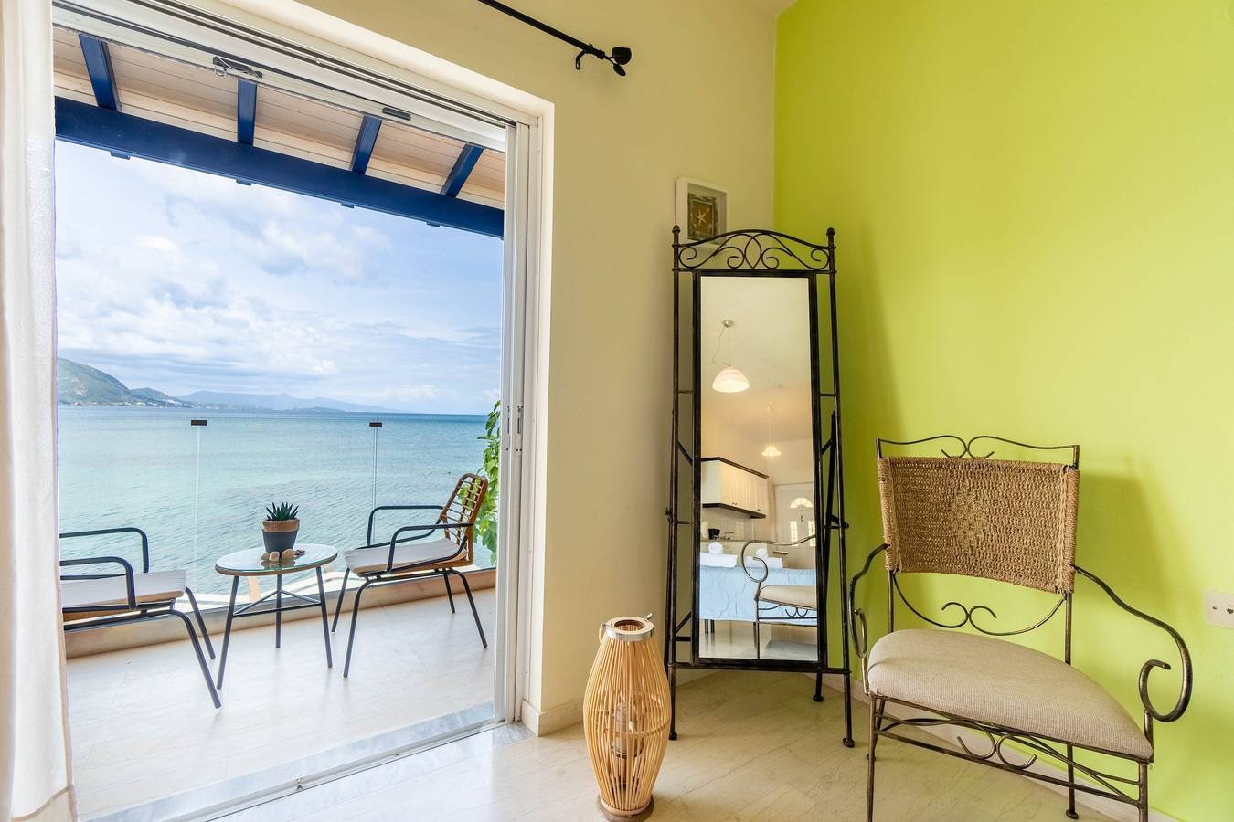 Studio Appartement 'Nikos Seaside 5' met Uitzicht op Zee, Wifi en Airconditioning, foto 13