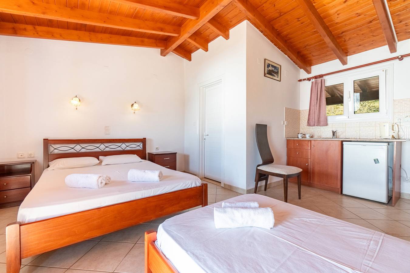 Studio-appartement 'Alex Bar Apartment 8' met zeezicht, Wi-Fi en airconditioning in Sarakiniko Strand, Preveza periferie-district