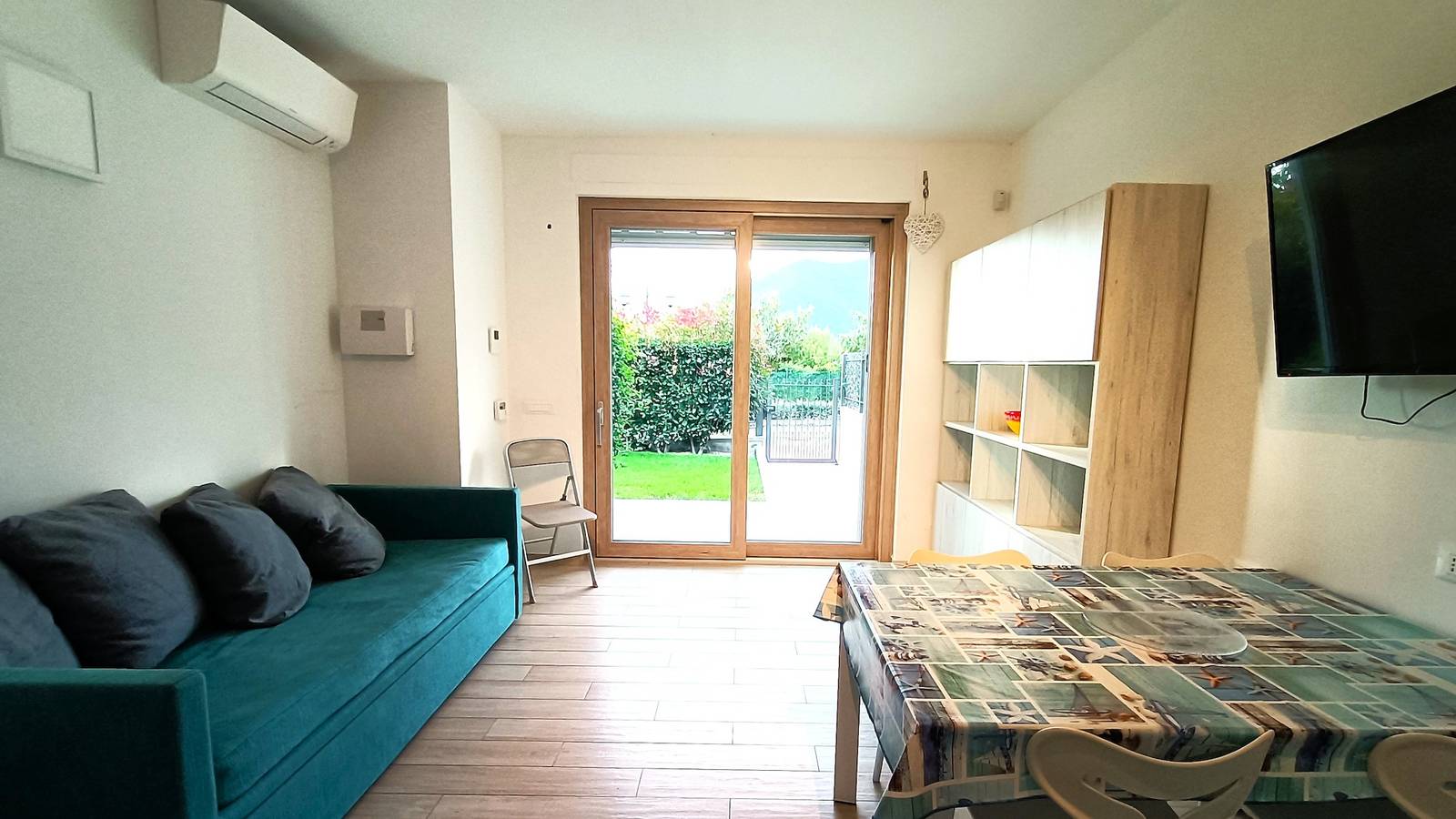 Entire apartment, Corte dei Castellari 32A in Borghetto Santo Spirito, Riviera di Ponente