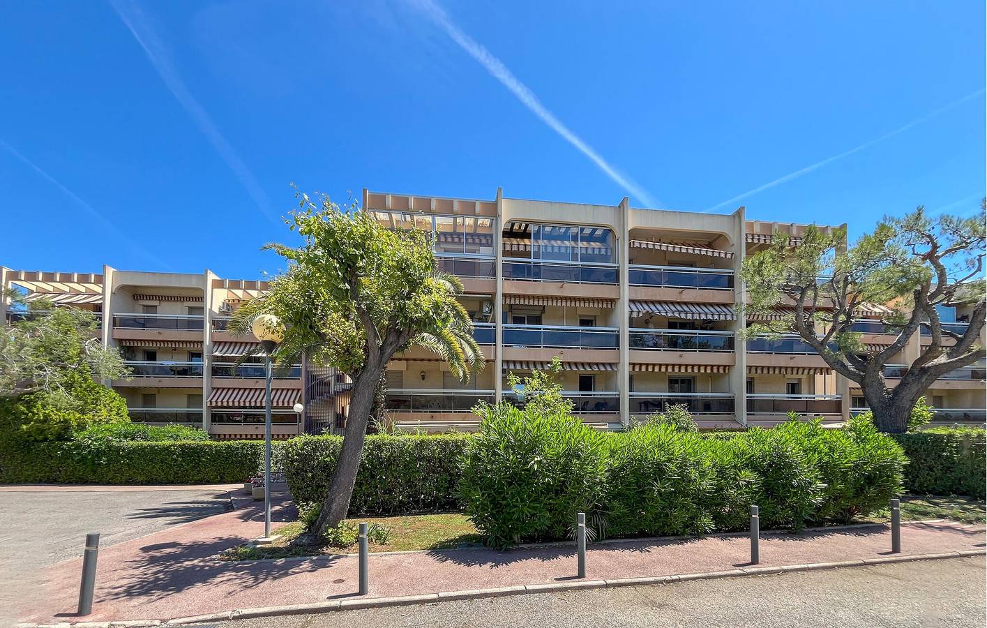 Apartamento vacacional entero, Acogedor apartamento con terraza y aparcamiento, a 2 km de Plages du Soleil in Golfe-Juan, Vallauris