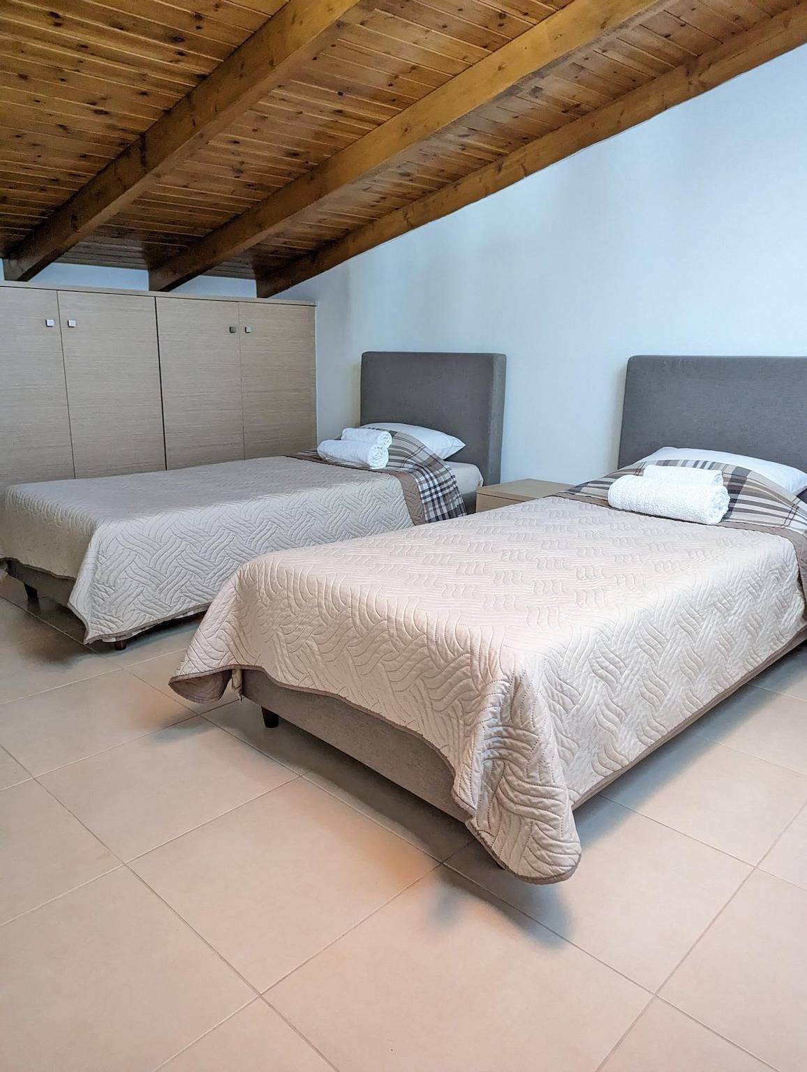 Ganze Wohnung, Samaras Apartments - Mountain View Attic in Kamena Vourla, Fthiotida