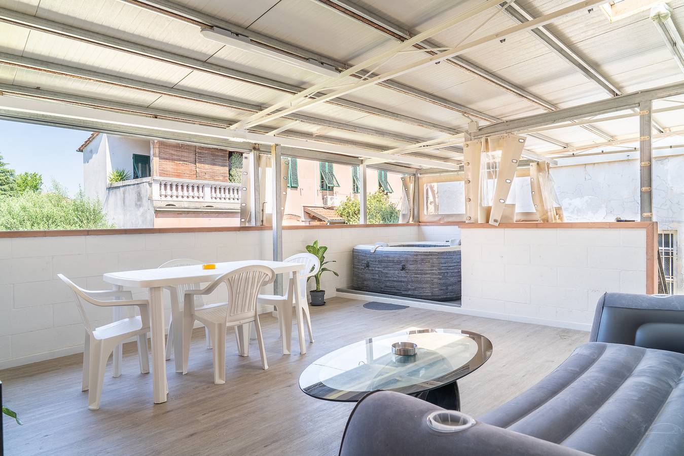 Ganze Wohnung, Appartamento La Corte Rurale mit Whirlpool in Lucca, Lucca Provinz