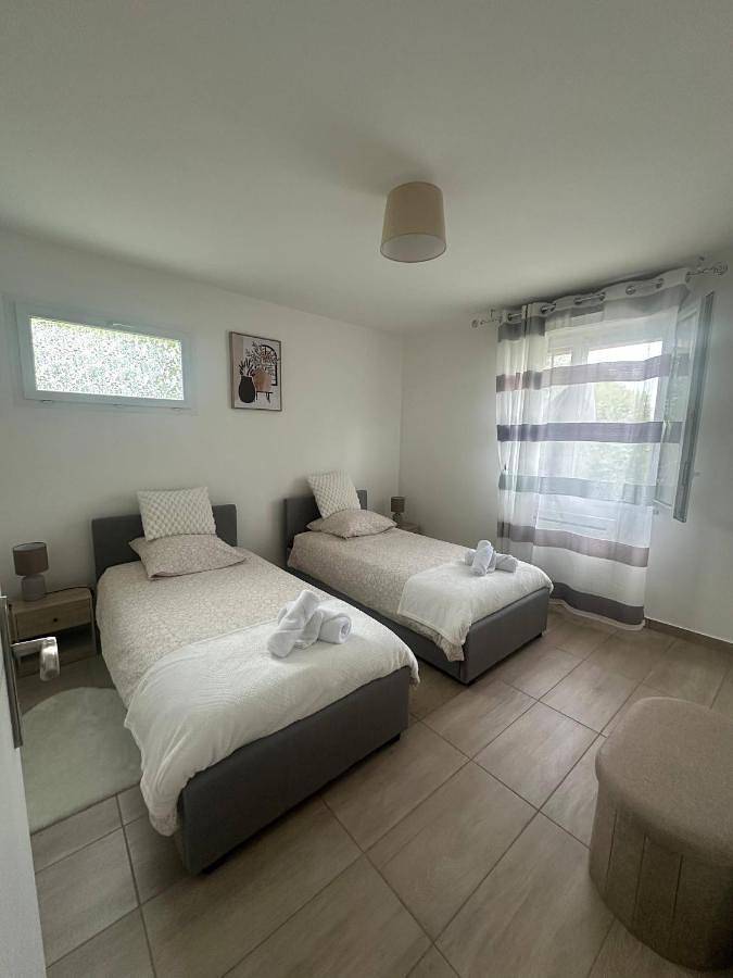 Gîte pour 5 personnes, avec jardin dans Saint-Thibault (Aube) - 3