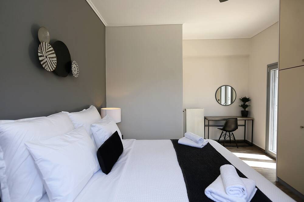 Luxury, functionality and modern aesthetics in the Cycladic landscape in Syros