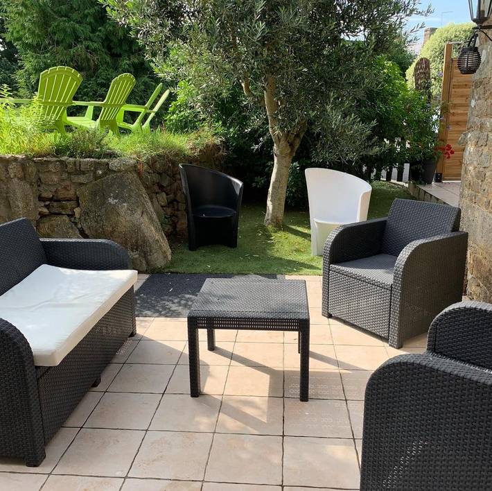 Gîte pour 4 personnes, avec piscine ainsi que terrasse et jardin à Merlevenez - 4