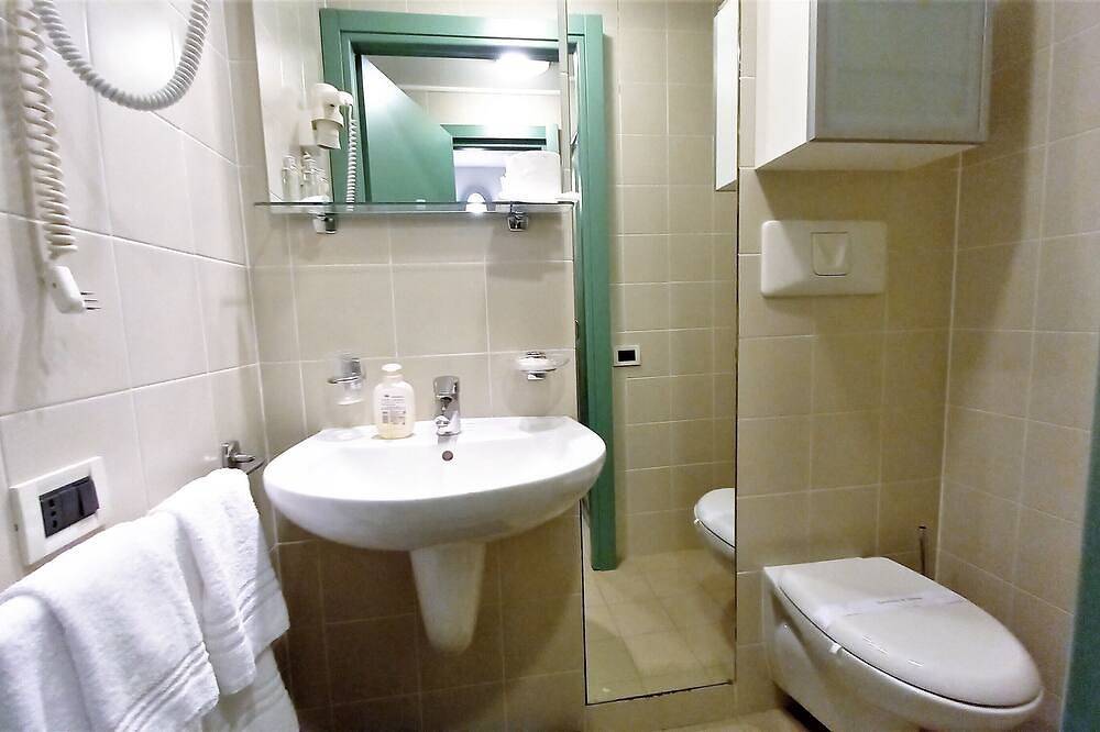 Apartment in the Olympic village near the center 100 meters from the lifts in Sestriere, Via Lattea
