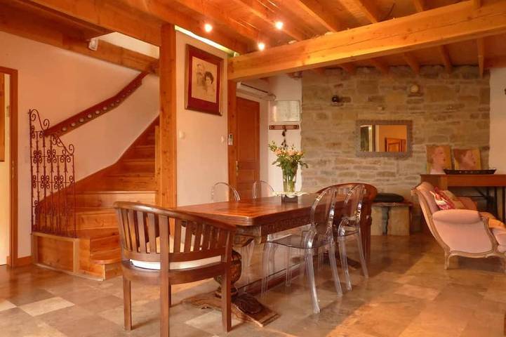 Location de vacances pour 4 personnes, avec terrasse et jardin à Bouriège