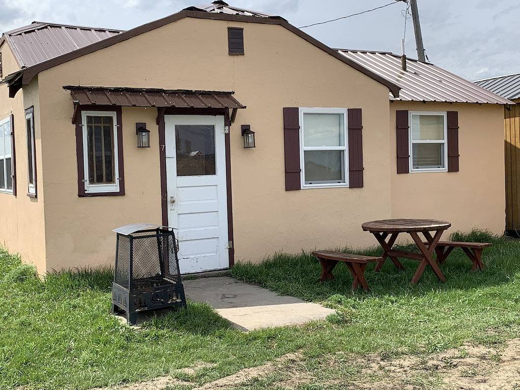 Log Cabin for 3 Guests in South Dakota, USA