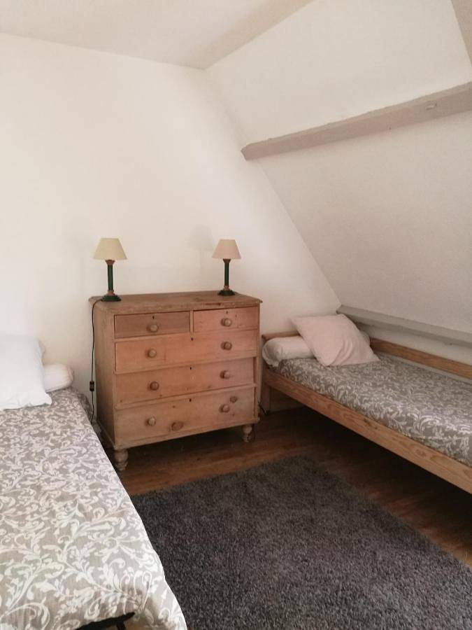 Location de vacances pour 6 personnes, avec jardin ainsi que piscine et vue à Saint-Amand-de-Coly - 3