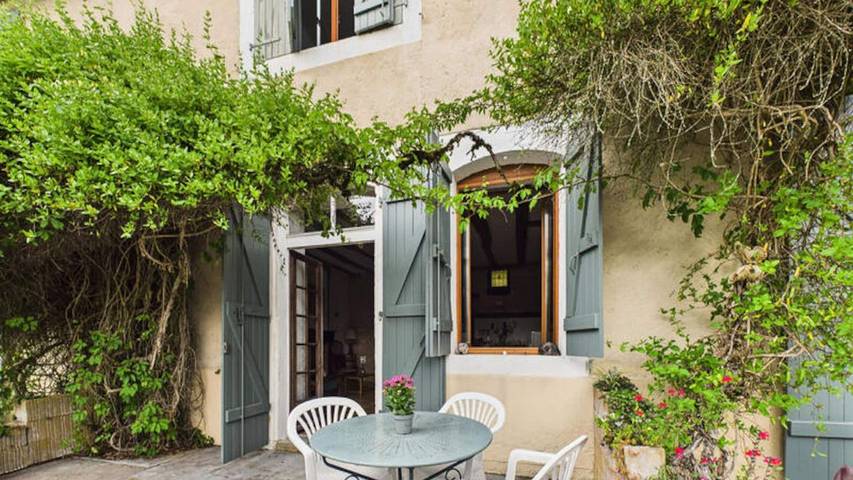 Appartement de vacances pour 6 personnes, avec jardin et piscine