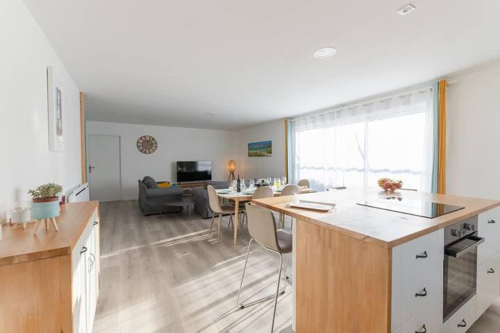 Gîte pour 6 personnes, avec jardin et terrasse dans Plage de Tréompan - 4