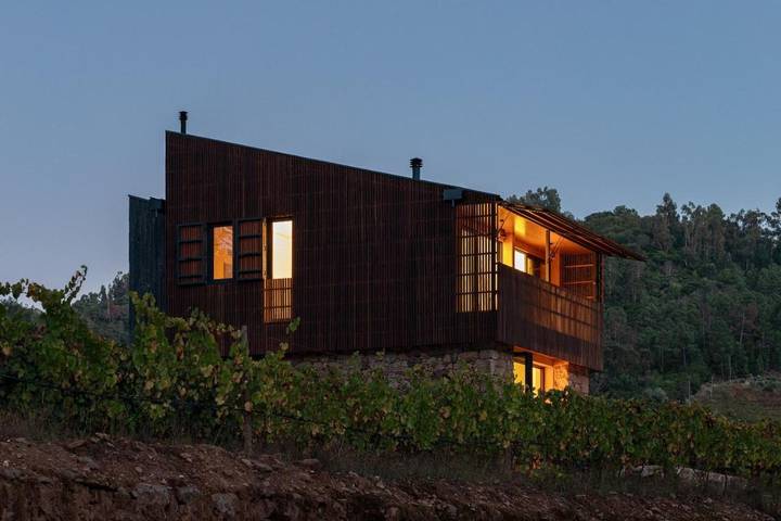 Casa de férias para 8 pessoas, com vista e jardim e ainda piscina and vista para o lago, com animais de estimação em Lamego