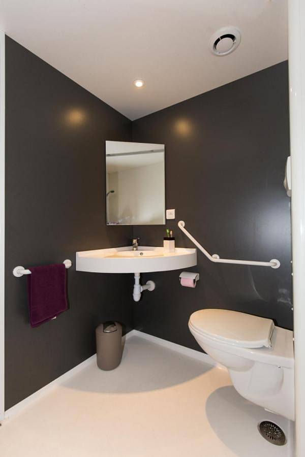 Location de vacances pour 4 personnes, avec vue ainsi que jardin et piscine à Ancelle - 4