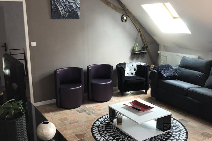 Gîte pour 6 personnes, avec piscine et jardin, animaux acceptés à Angrie