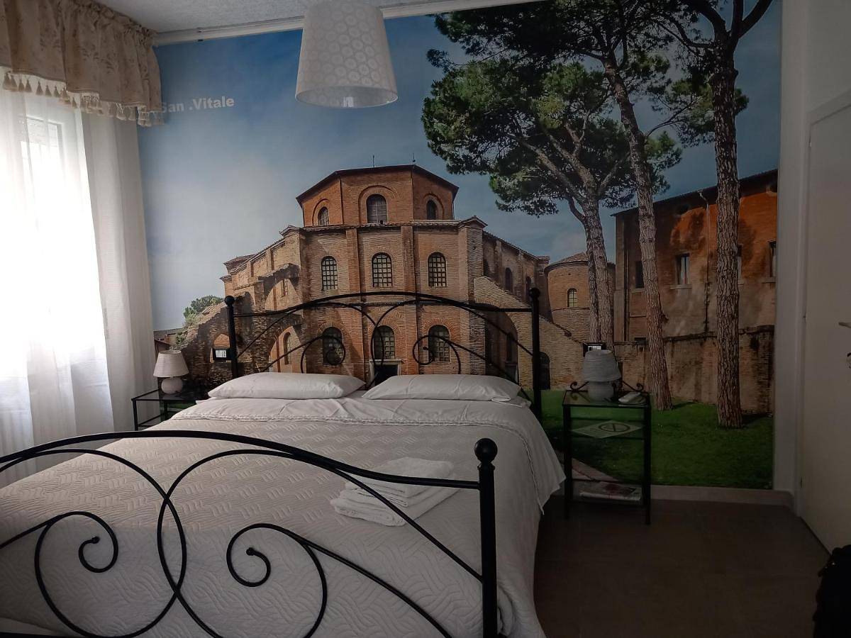 Double Room with Private Bathroom in Ravenne, Province de Ravenne