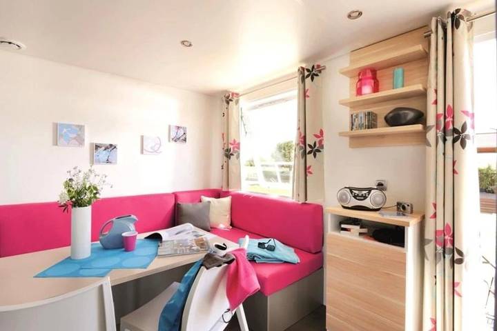 Mobil home pour 2 personnes, avec jacuzzi ainsi que bassin pour enfant et sauna à Saumur - 4
