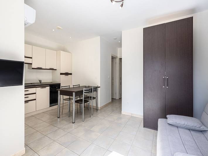 Gîte pour 7 personnes, avec jardin et piscine dans Favone - 4