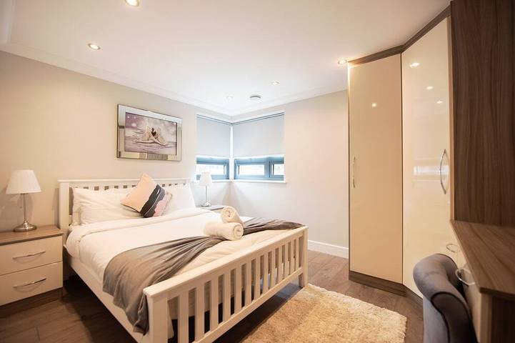 Appartement entier, Appartement-Supérieure-Salle de bain privée-Vue ville-2 Bedroom in Reading, Berkshire