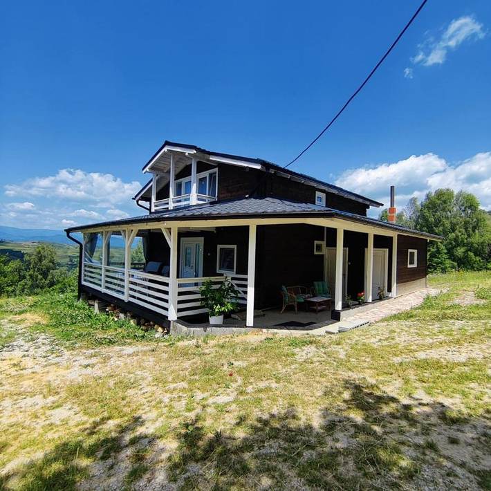 Location de vacances pour 12 personnes, avec Balcon et Terrasse ainsi que Jardin et Vue à Alba (Romania)