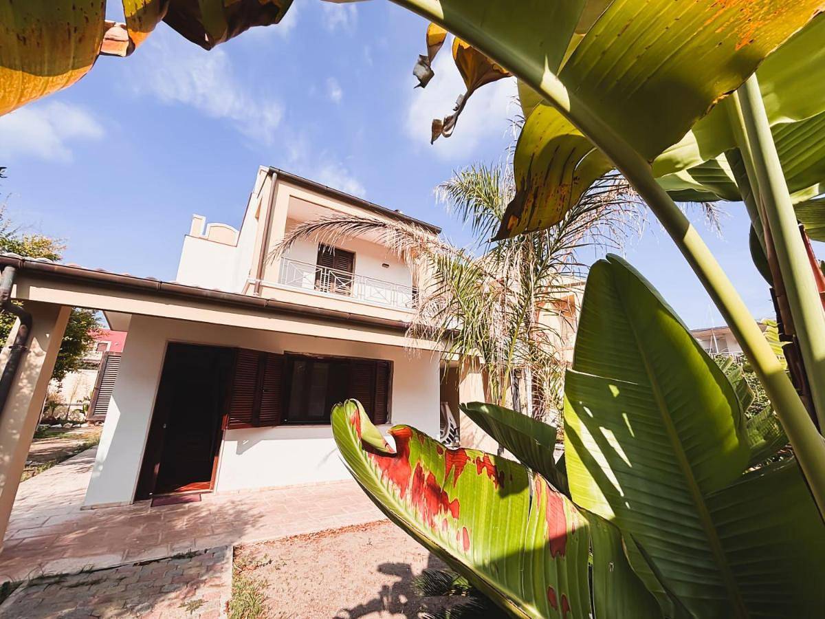 Three-Bedroom Villa in Taranto, Golfo de Tarento