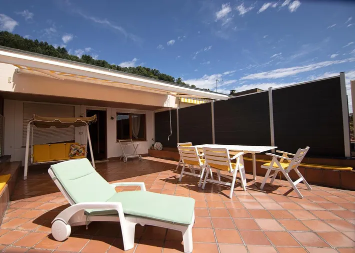 Appartamento vacanze per 3 persone, con giardino e panorama nonché vista lago - 1
