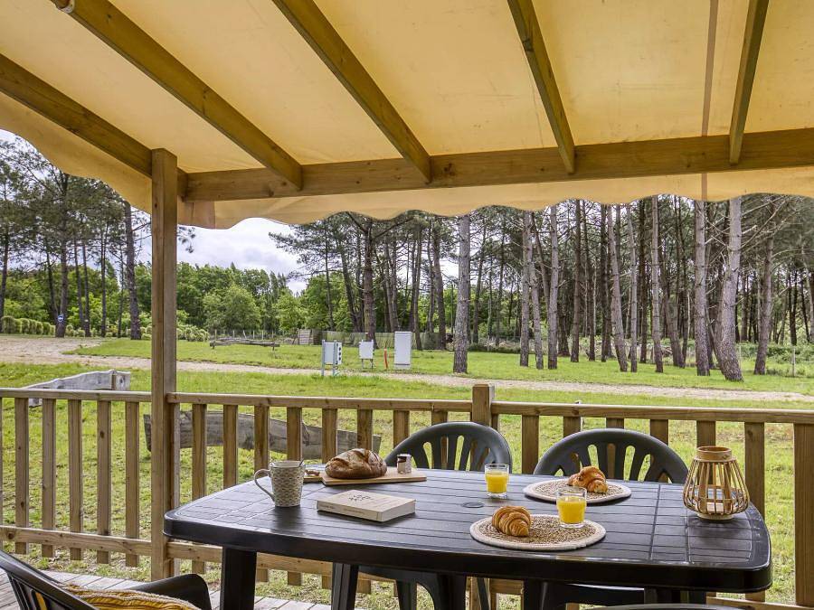 Camping Romanée - La Belle Henriette - Mobilhome 4 personnes - Confort 3 Pièces 4 Personnes + Tv in La Tranche-sur-Mer, Vendée