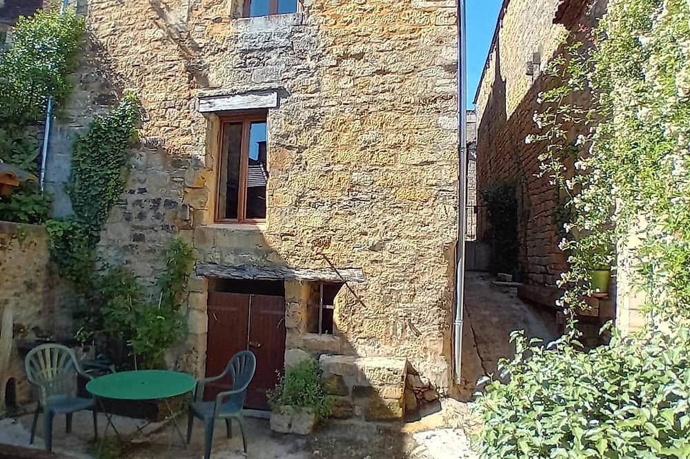 Maison de Ville avec Cour terrasse, au Cœur de la Bastide de Domme in Domme, Périgord Noir