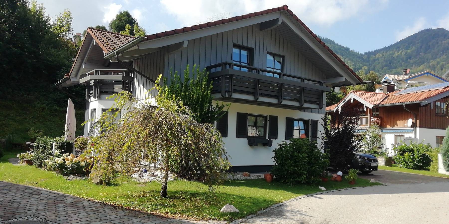 Apartamento de férias inteiro, Ferienwohnung Lanzinger inkl. Chiemgaukarte - Apartment 36sqm, expandable to 76sqm, balcony, 1 or 2 bedrooms, 1 living room in Alpes de Chiemgau, Ruhpolding
