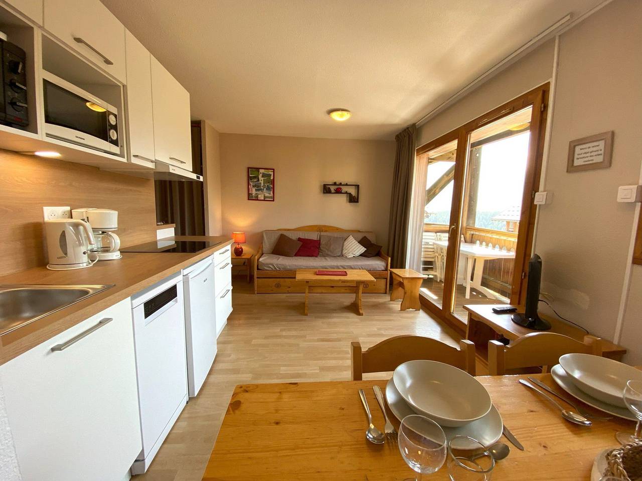 Ganze Wohnung, Gemütliche Wohnung in Superdévoluy für 6 Personen mit Balkon, nahe Geschäften und Pisten in Saint-Étienne-en-Dévoluy, Le Dévoluy