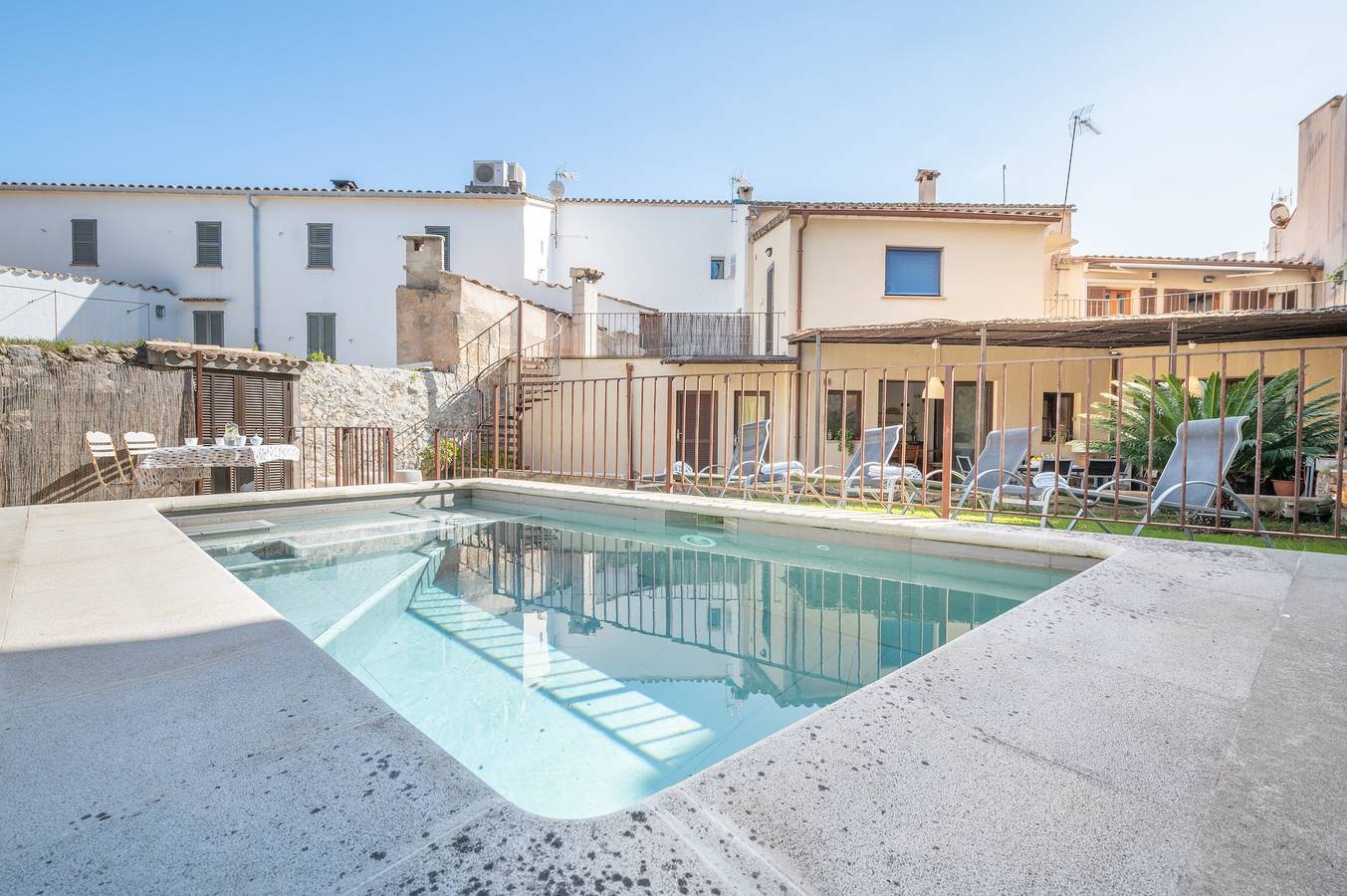 Maison de vacances « Horta Den Menut » avec vue montagne, piscine, Wi-Fi, jardin et terrasse in Torrent de la Vall d'en Marc, Pollença