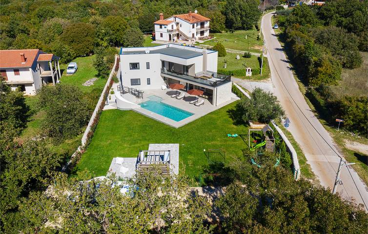 Ferienhaus für 10 Personen, mit Pool und Terrasse - 1