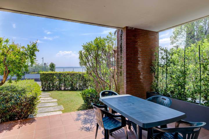 Ferienwohnung für 5 Personen, mit Whirlpool und Garten sowie Seeblick am Gardasee - 2