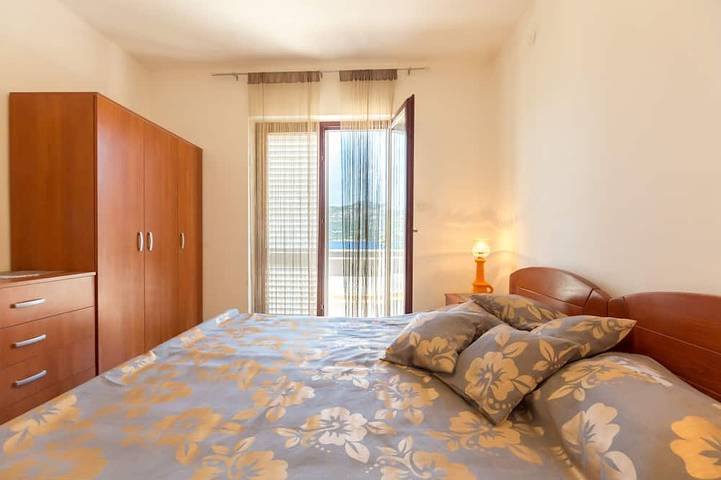Ganze Wohnung, Schöne Meerblickwohnung in der Nähe von Korcula in Korčula (Dalmatien), Korcula