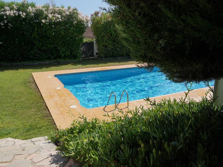 Casa rural para 4 personas, con Terraza además de Jardín y Piscina en Selva - 2