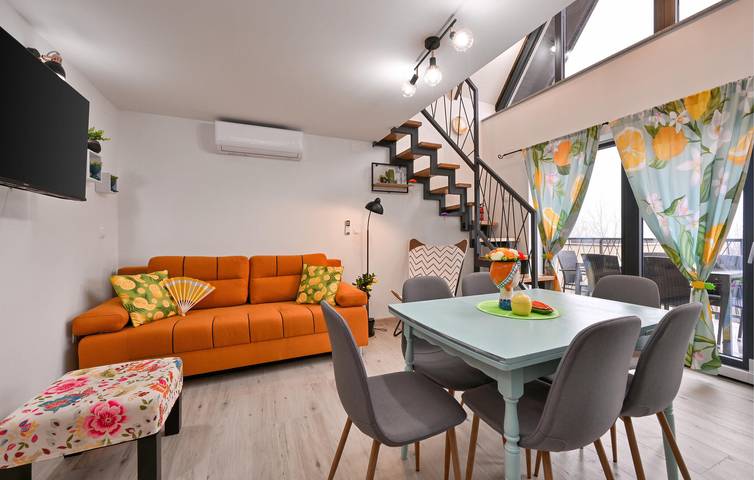 Geräumige 90 m² große Wohnung mit Pool, Terrasse und Grill in Kapela, Bjelovar-Bilogora